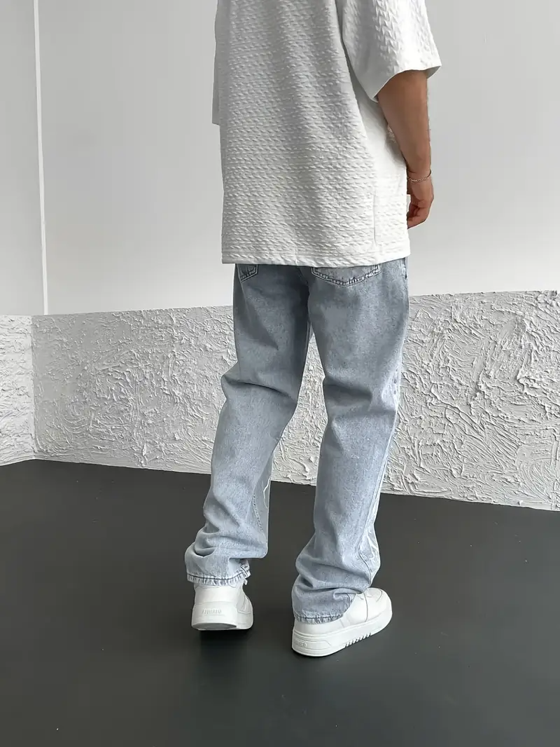 Lightning Print Relaxed-Fit Jeans - Light Blue